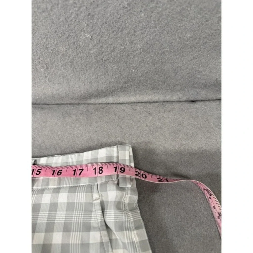 Nike Golf Mens Shorts Size 38 Gray White UV Chino Core Performance Gingham Plaid